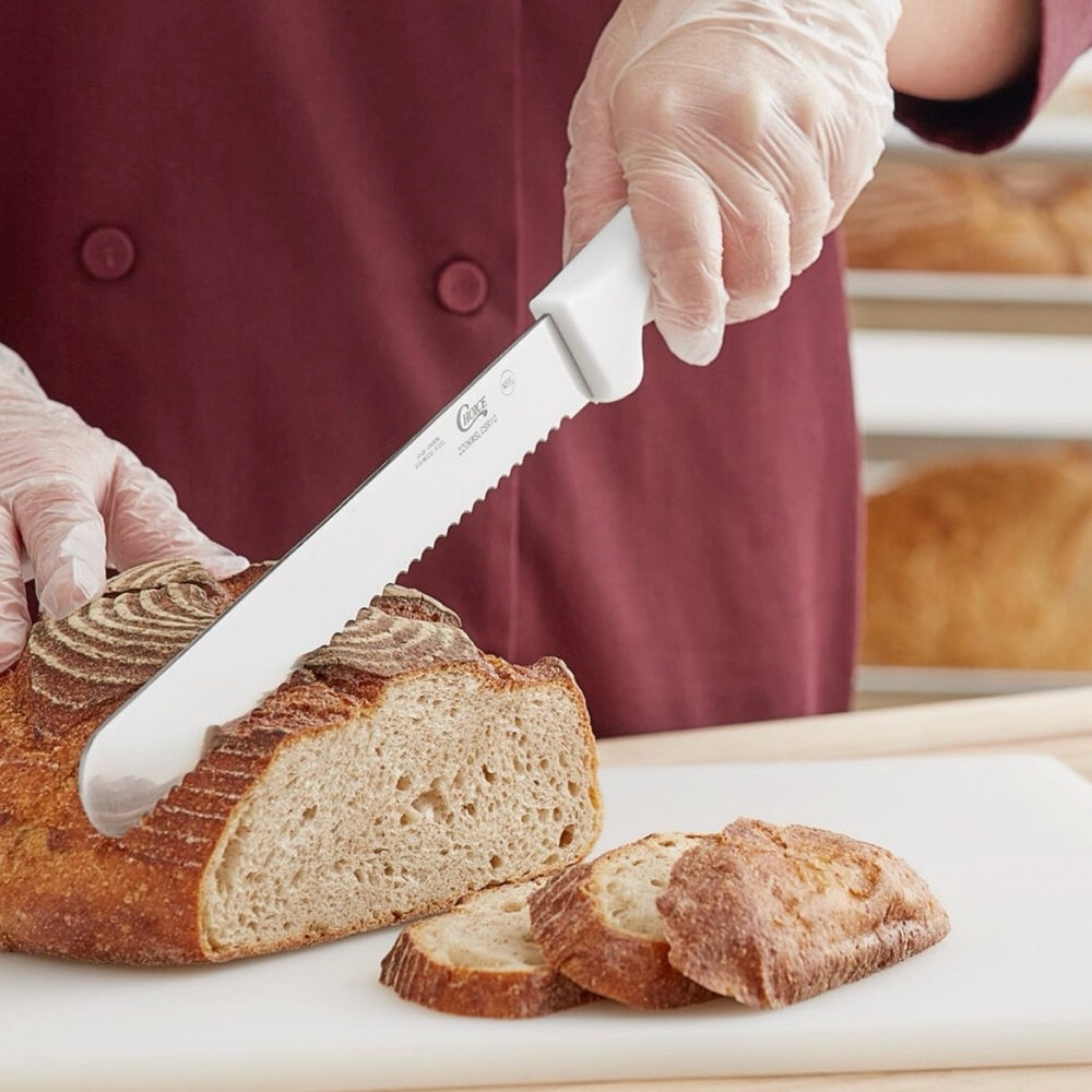 Choice 10” Serrated Edge Slicing White Bread Knife